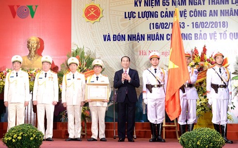 Во Вьетнаме отметили 65-летие со дня создания гвардии народной милиции