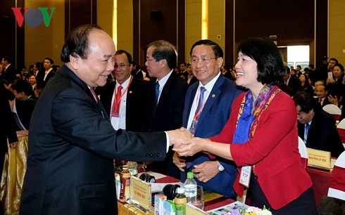 Премьер Вьетнама принял участие в 10-й встрече с инвесторами в провинции Нгеан