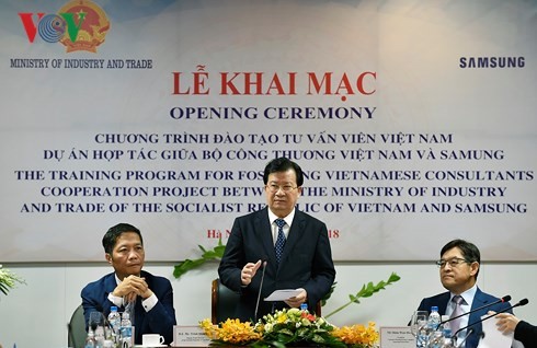 Стартовала программа сотрудничества между Минпромторгом Вьетнама и Samsung