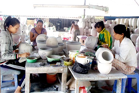 Сохранение традиционного промысла в гончарной деревне с историей в несколько столетий