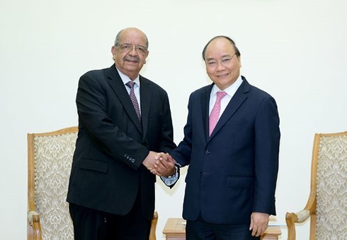 Нгуен Суан Фук принял министра иностранных дел Алжира