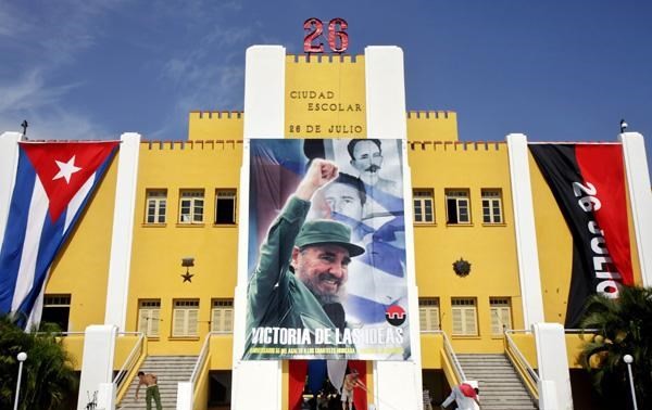Нгуен Фу Чонг поздравил Рауля Кастро с 65-летием наступления на казармы Монкада