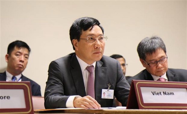 Вице-премьер, глава МИД СРВ Фам Бинь Минь выступил на 17-м саммите Франкофонии