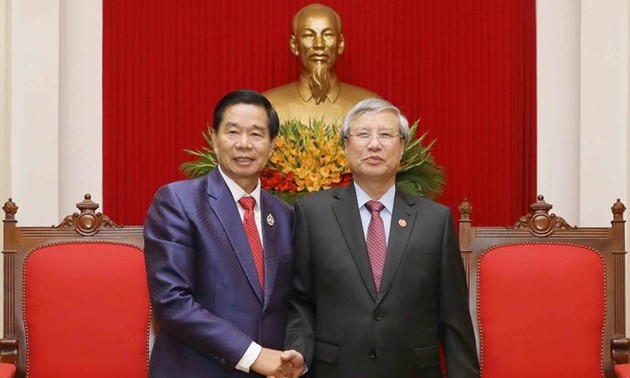 Чан Куок Выонг принял делегацию лаосской столицы Вьентьяна