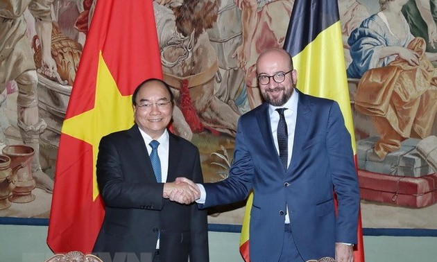 Премьер-министр Вьетнама Нгуен Суан Фук провел переговоры с бельгийским коллегой