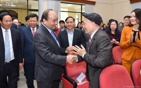 Премьер Вьетнама встретился с избирателями Хайфона после  6-й сессии Нацсобрания