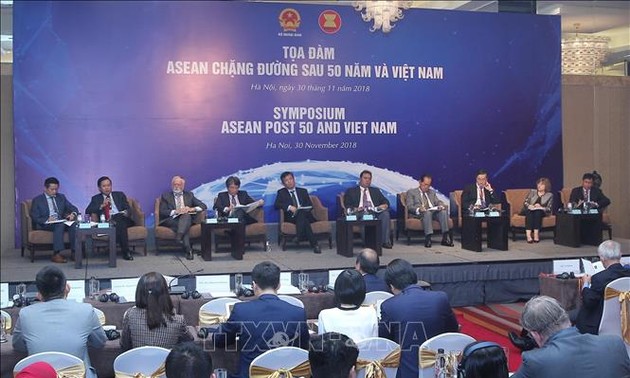 В Ханое прошла беседа «АСЕАН спустя 50 лет развития и Вьетнам»