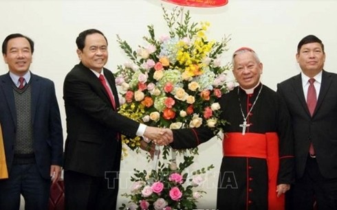 Глава Отечественного фронта Вьетнама поздравил католиков и протестантов с наступающим Рождеством