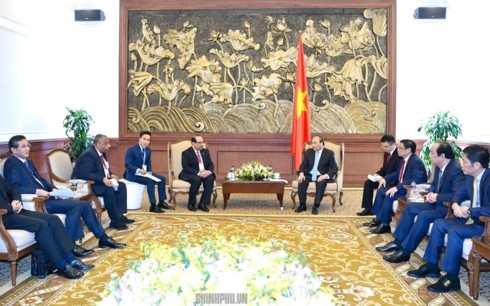 Премьер Вьетнама принял И.о. генсека ЛДПЯ и инвесторов НПЗ «Нгишон»