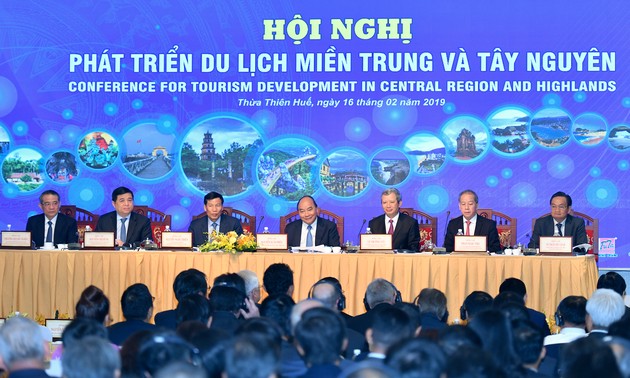 В городе Хюэ прошла конференция по развитию туризма в Центральном Вьетнаме и на плато Тэйнгуен