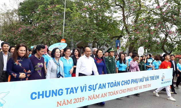 Премьер Вьетнама: обеспечение счастья и безопасности женщин и детей – это цель действия