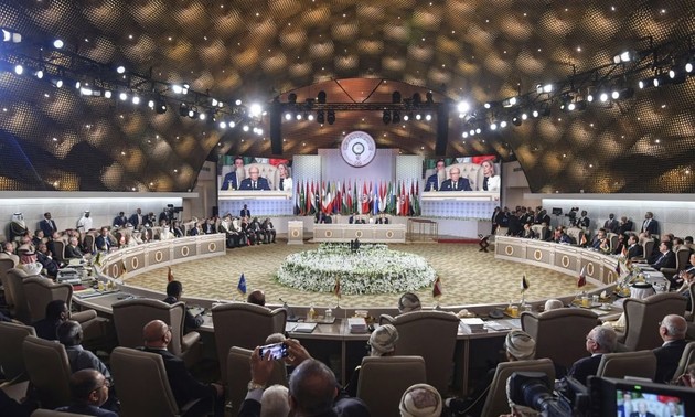 В Тунисе завершился саммит Лиги арабских государств
