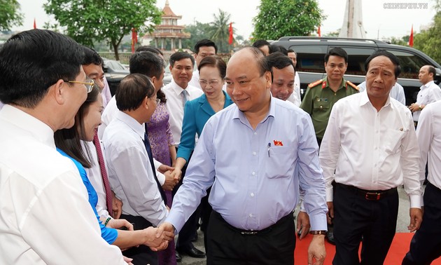 Премьер Вьетнама встретился с избирателями города Хайфона