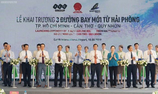 Нгуен Суан Фук принял участие в открытии трёх авиамаршрутов из Хайфона