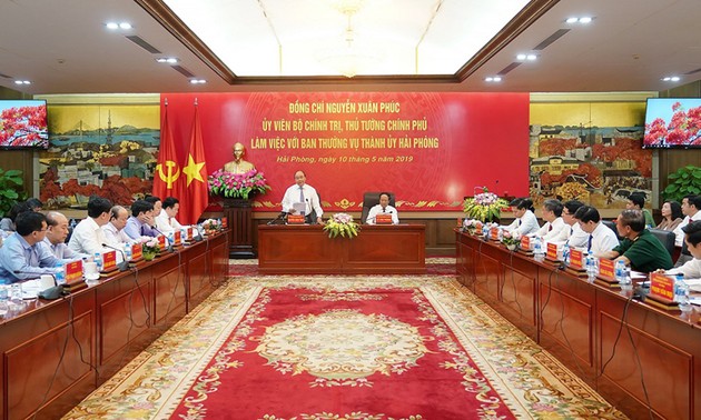 Нгуен Суан Фук провел рабочую встречу с руководством города Хайфона