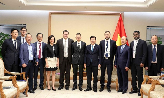 Поощряется расширение вьетнамо-французского сотрудничества в сфере авиации