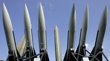 США и РФ официально прекратили действие договора о ракетах малой и средней дальности