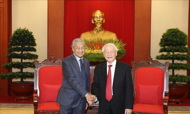 Нгуен Фу Чонг принял премьер-министра Малайзии Махатхира Мохамада