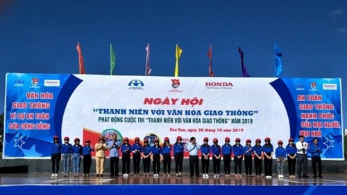 ЦП Ассоциации вьетнамской молодёжи объявило конкурс «Молодёжь и культура поведения на дороге»