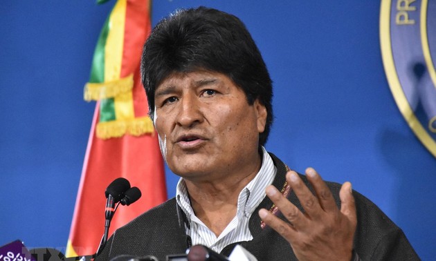 Президент Боливии объявил новые выборы и ушел в отставку