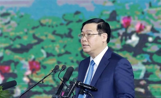 Вице-премьер Выонг Динь Хюэ принял главу китайского страхового конгломерата Тайпин