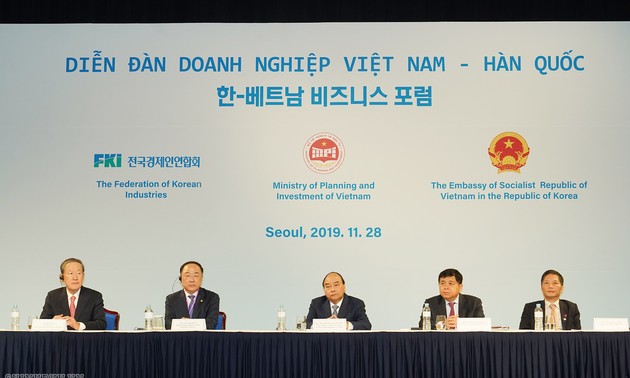 Нгуен Суан Фук выразил надежду на увеличение южнокорейских инвестиций во вьетнамскую экономику
