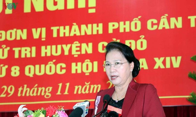 Нгуен Тхи Ким Нган встретилась с избирателями в районе Нинькиеу и уезде Кодо г.Кантхо