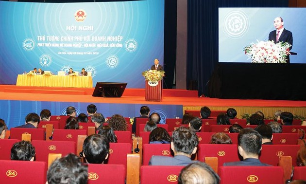 Нгуен Суан Фук принял делегацию Вьетнамской ассоциации малого и среднего бизнеса