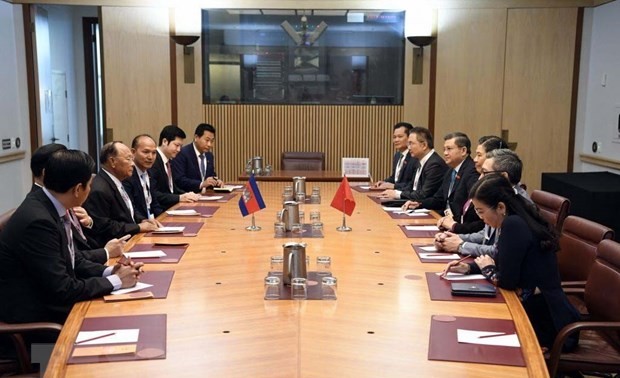 Тонг Тхи Фонг провела двусторонние встречи с руководителями парламентов разных стран
