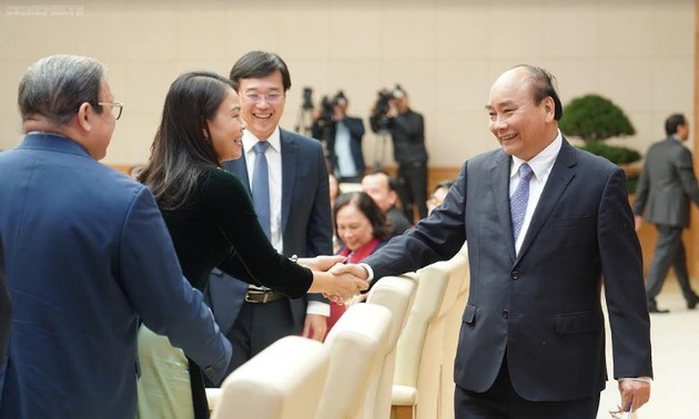 Нгуен Суан Фук встретился с представителями общественно-политических организаций