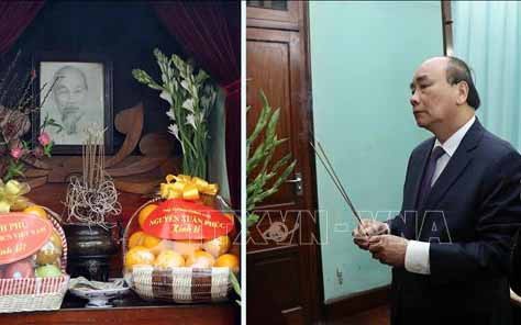 Премьер Вьетнама зажёг благовония в память о Президенте Хо Ши Мине