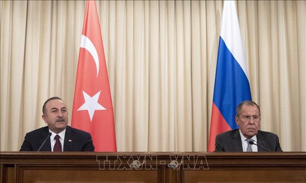 Главы МИД России и Турции обсудили ситуацию в Сирии