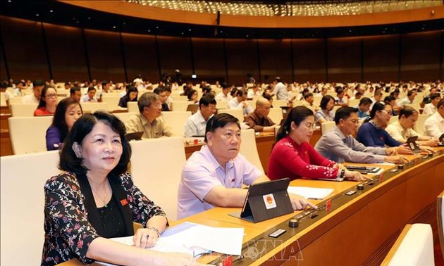 Парламент СРВ одобрил продление освобождения от уплаты налога на пользование сельскохозяйственными угодьями