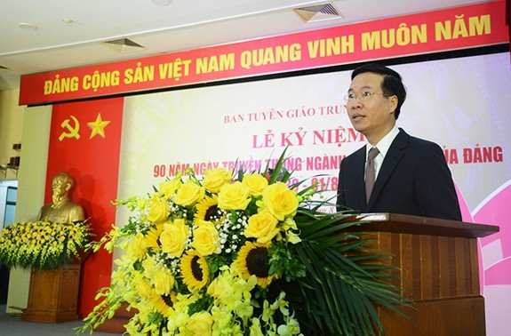 Во Вьетнаме отмечается 90-летие просветительно-пропагандистской отрасли КПВ
