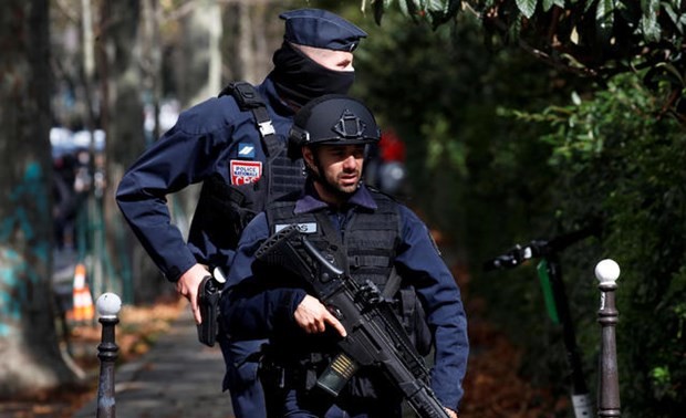 Франция: четыре человека ранены в ходе нападения у бывшего здания Charlie Hebdo