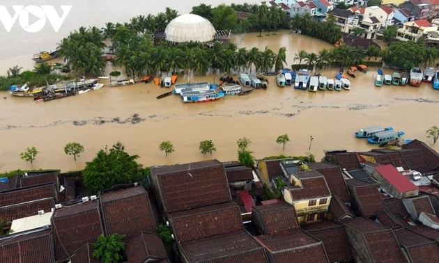 Руководители зарубежных стран выразили соболезнования Вьетнаму в связи с тайфуном и наводнением