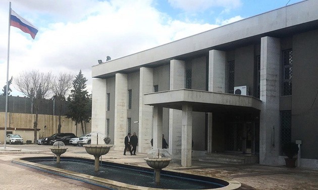 L’ambassade russe à Damas bombardée