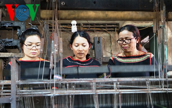 H’Yam Bkrông-la  ou la passion du tissage traditionnel 