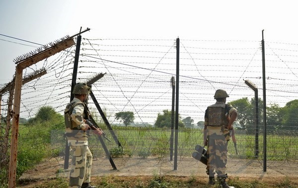 Echange de tirs entre les armées indienne et pakistanaise au Cachemire
