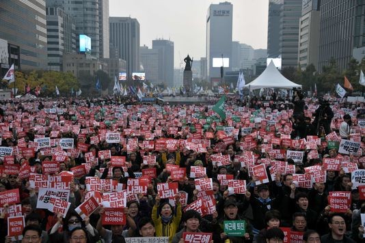 Scandale présidentiel : deux ex-conseillers de Park Geun-hye arrêtés