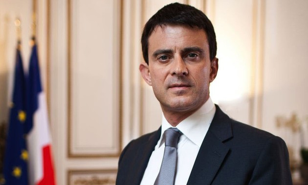 Baromètre : Manuel Valls remonte en flèche 