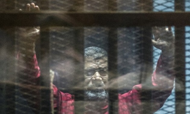 Egypte : peine de mort annulée pour l'ancien président Mohamed Morsi