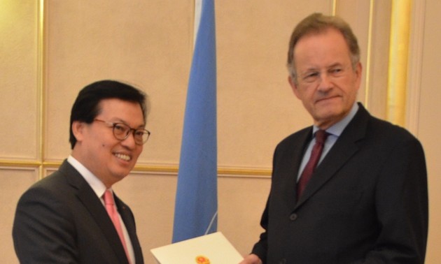 Le représentant permanent du Vietnam auprès de l’ONU présente sa lettre de créance