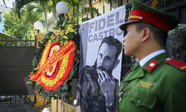Décès de Fidel Castro : le Vietnam observe un jour de deuil national