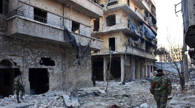 Les rebelles lâchent pied à Alep, les civils désespérés
