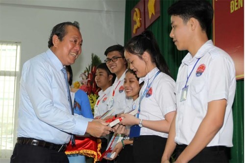 Truong Hoa Binh travaille avec l’académie des cadres de Ho Chi Minh-ville