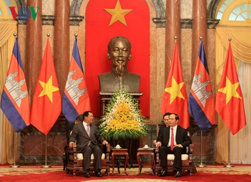 Le Premier ministre cambodgien reçu par Tran Dai Quang
