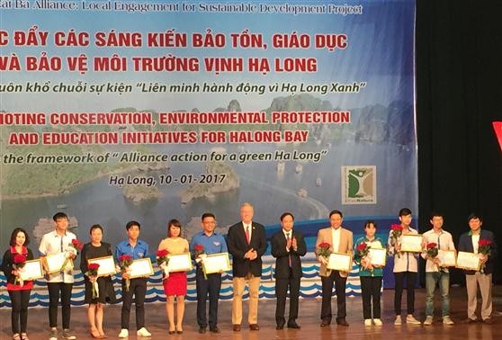 Promouvoir les initiatives de protection de l’environnement de la baie de Halong