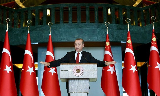 Turquie: Erdogan envisage des législatives anticipées