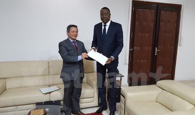 L’ambasseur vietnamien au Sénégal présente ses lettres de créance
